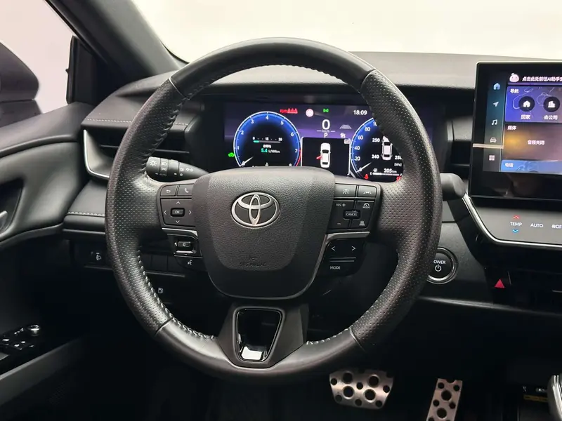 Toyota Camry — фото 10