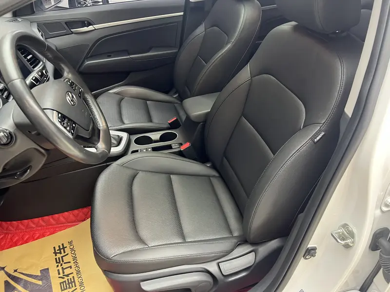 Hyundai Elantra — фото 10