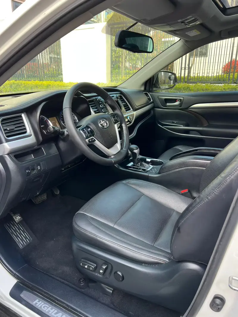 Toyota Highlander — фото 5
