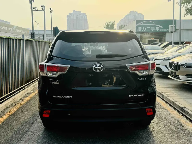 Toyota Highlander — фото 5