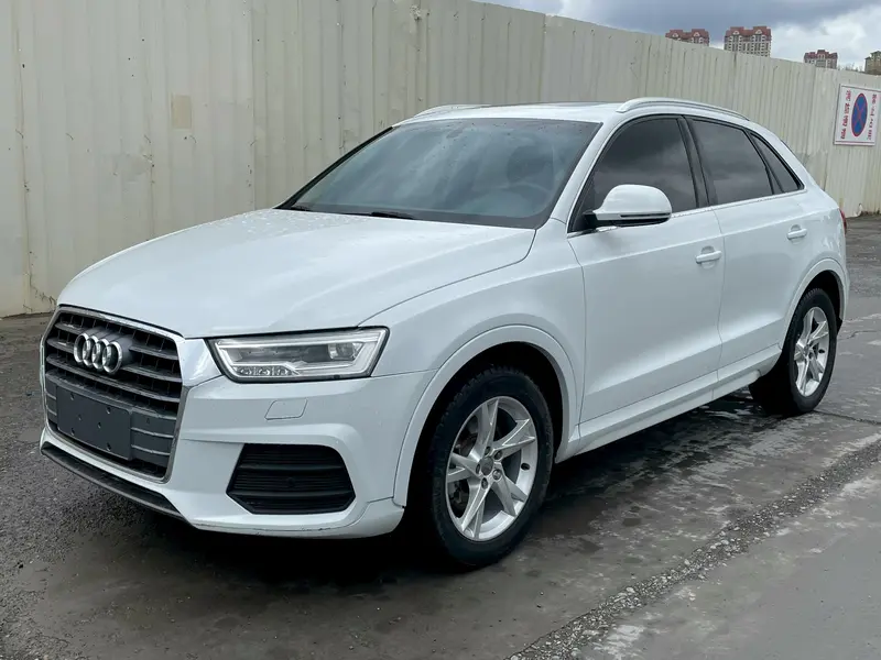 Audi Q3 — фото 1