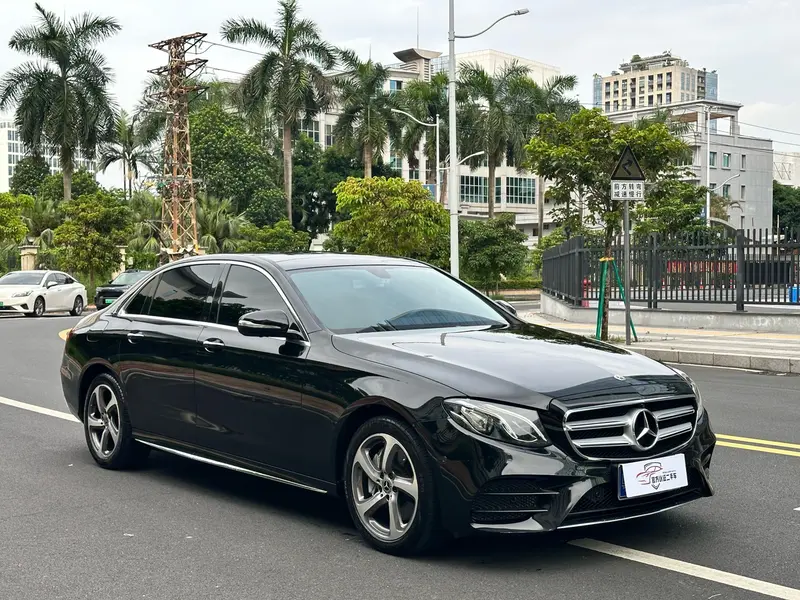 Mercedes-Benz E-Class — фото 3