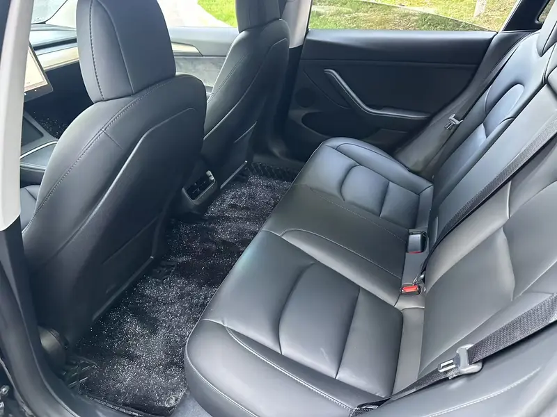 Tesla Model 3 — фото 10