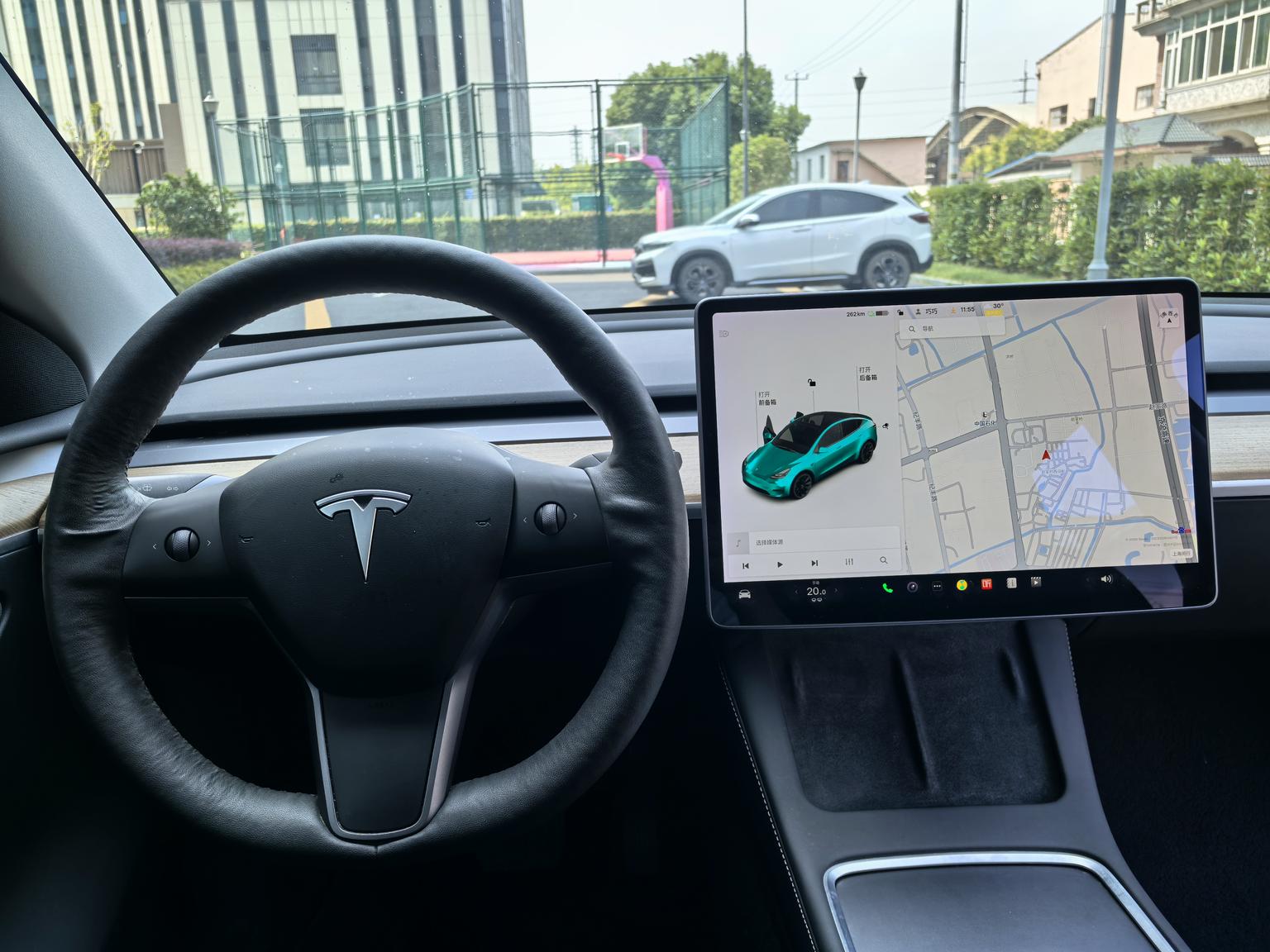 Tesla Model Y: фотография 13 из 19