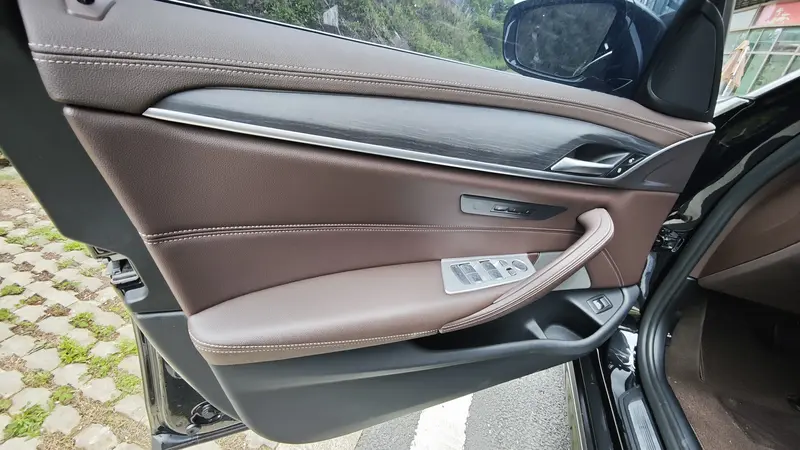 BMW 5 Series — фото 18