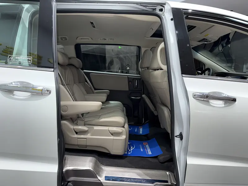 Honda Odyssey — фото 17