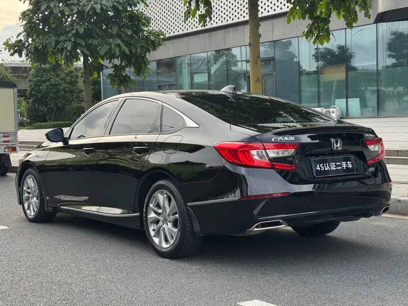 Honda Accord — фото 5
