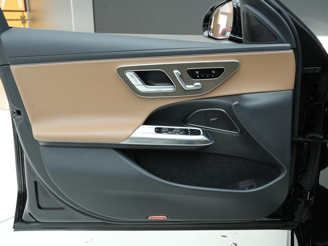 Mercedes-Benz E-class 2025 Черный из Китая, фото 3