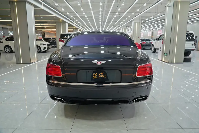 Bentley Flying Spur — фото 6