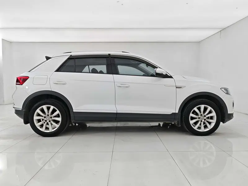 Volkswagen T-Roc — фото 8
