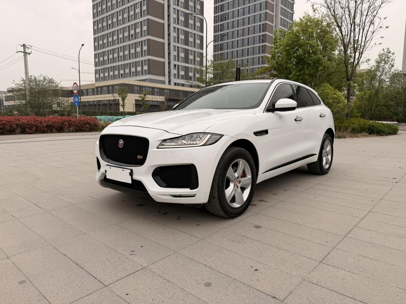 Jaguar F-Pace — фотографии объявления, Фото 2