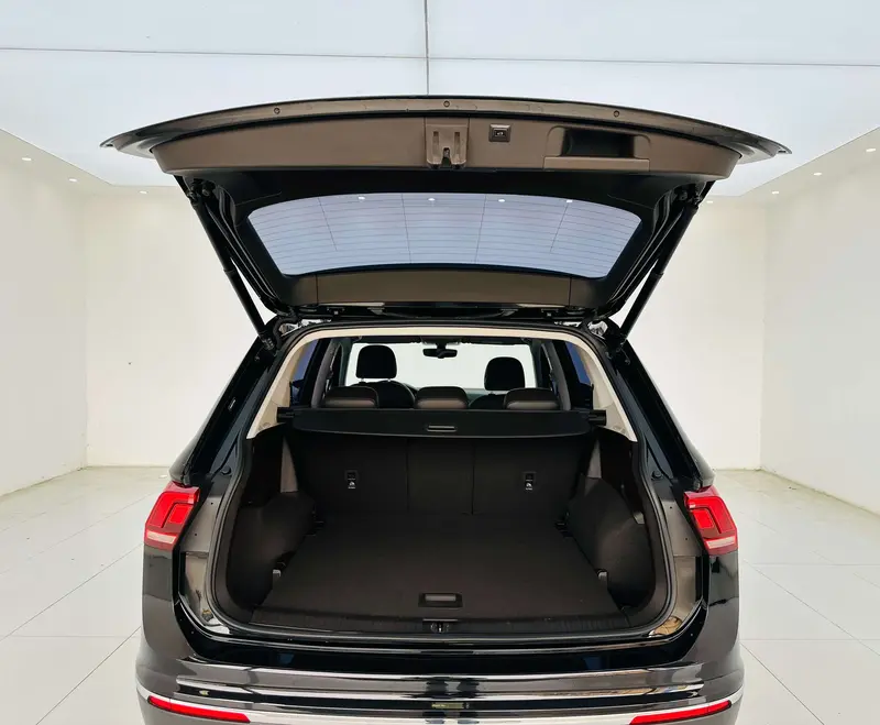 Volkswagen Tiguan L — фото 17