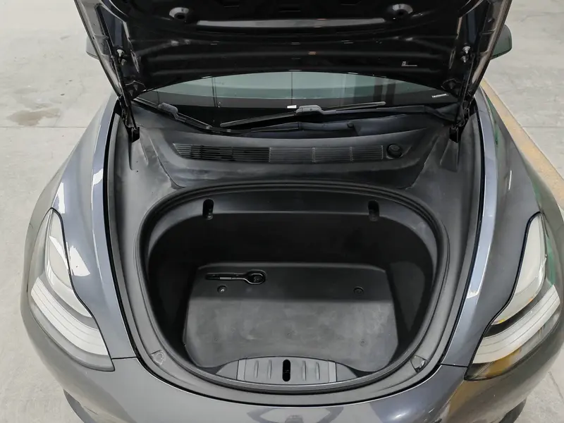 Tesla Model 3 — фото 12