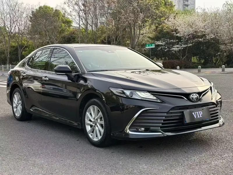 Toyota Camry — фото 3