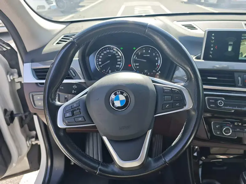 BMW X1 xDrive20Li люкс — фото 7
