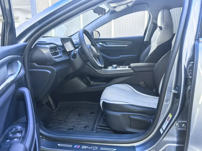 BYD Destroyer 05 DM-i 55 KM Luxury — фото 9