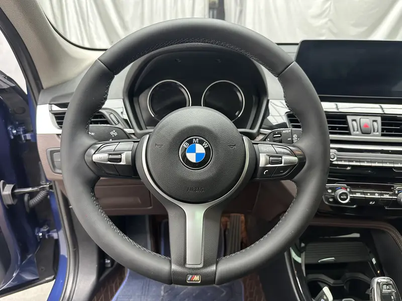 BMW X1 — фото 9