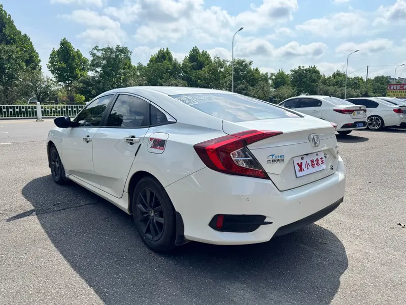 Honda Civic — фото 4