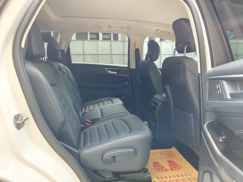 Ford Edge — фото 12