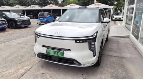 IM Motors LS8