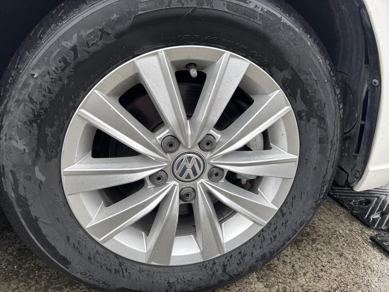 Volkswagen Lavida: фотография 14 из 17