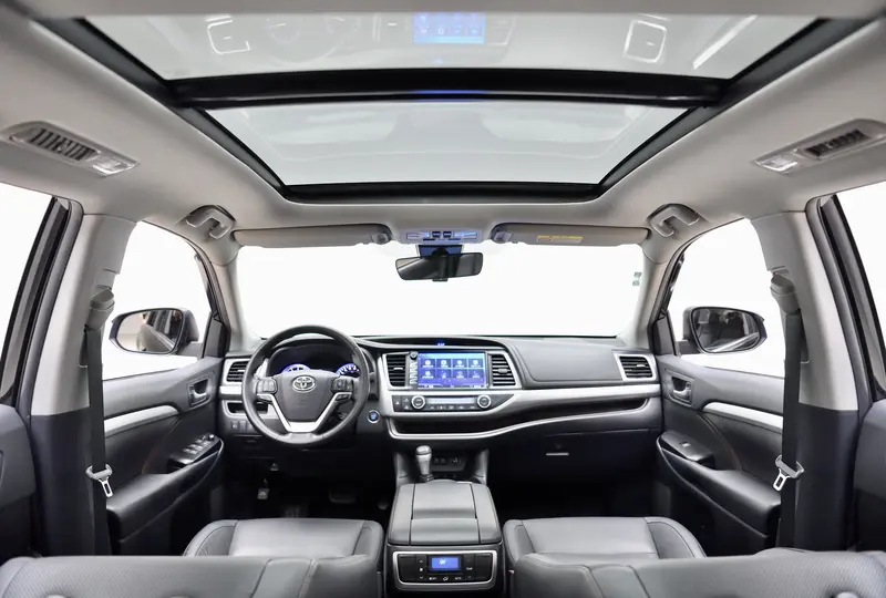 Toyota Highlander — фото 14