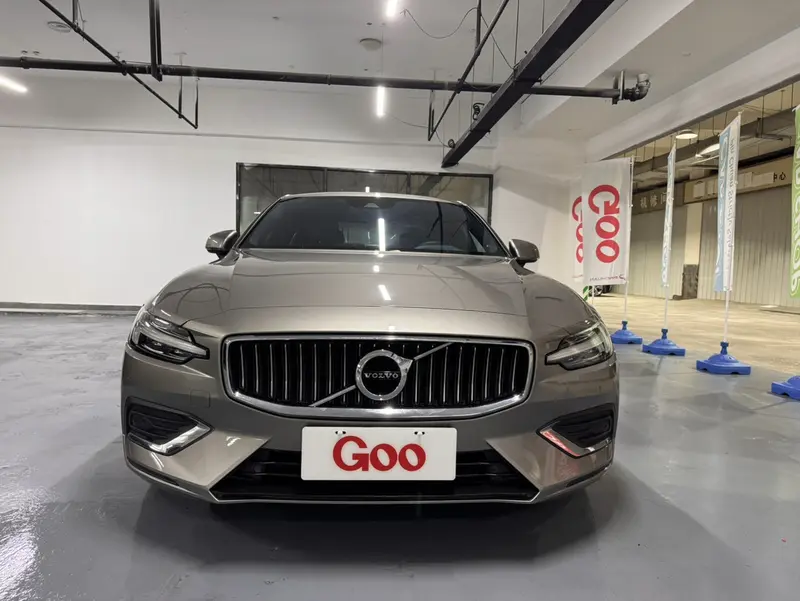 Volvo S60 — фото 2
