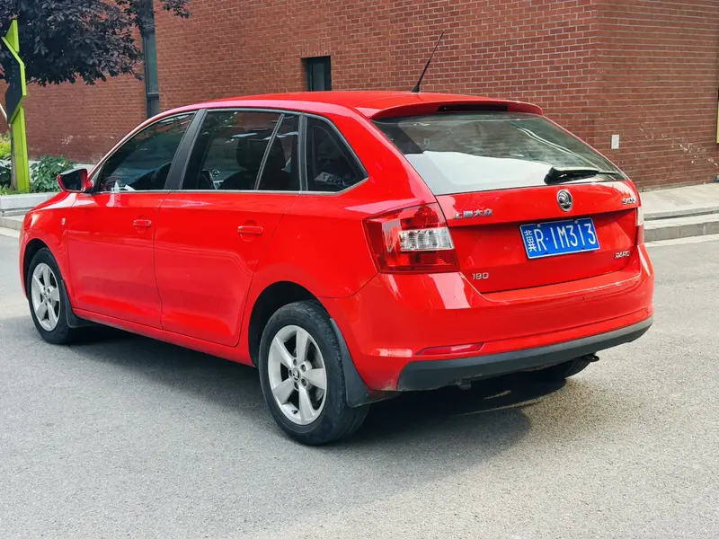 Skoda Rapid — фото 5