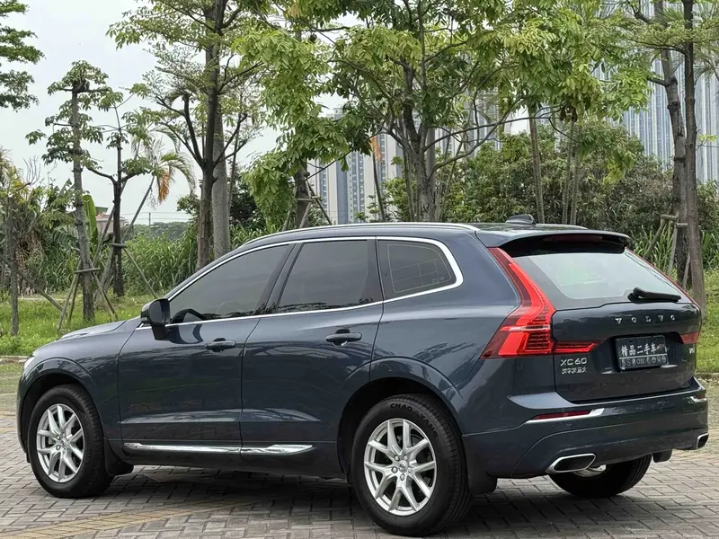 Volvo XC60 — фото 5