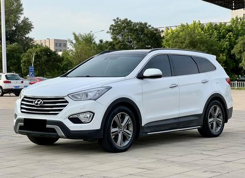 Hyundai Grand Santa Fe