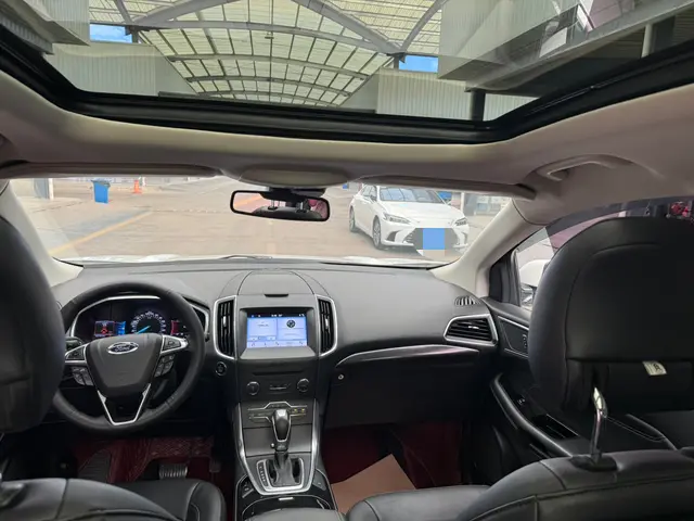 Ford Edge — фото 12