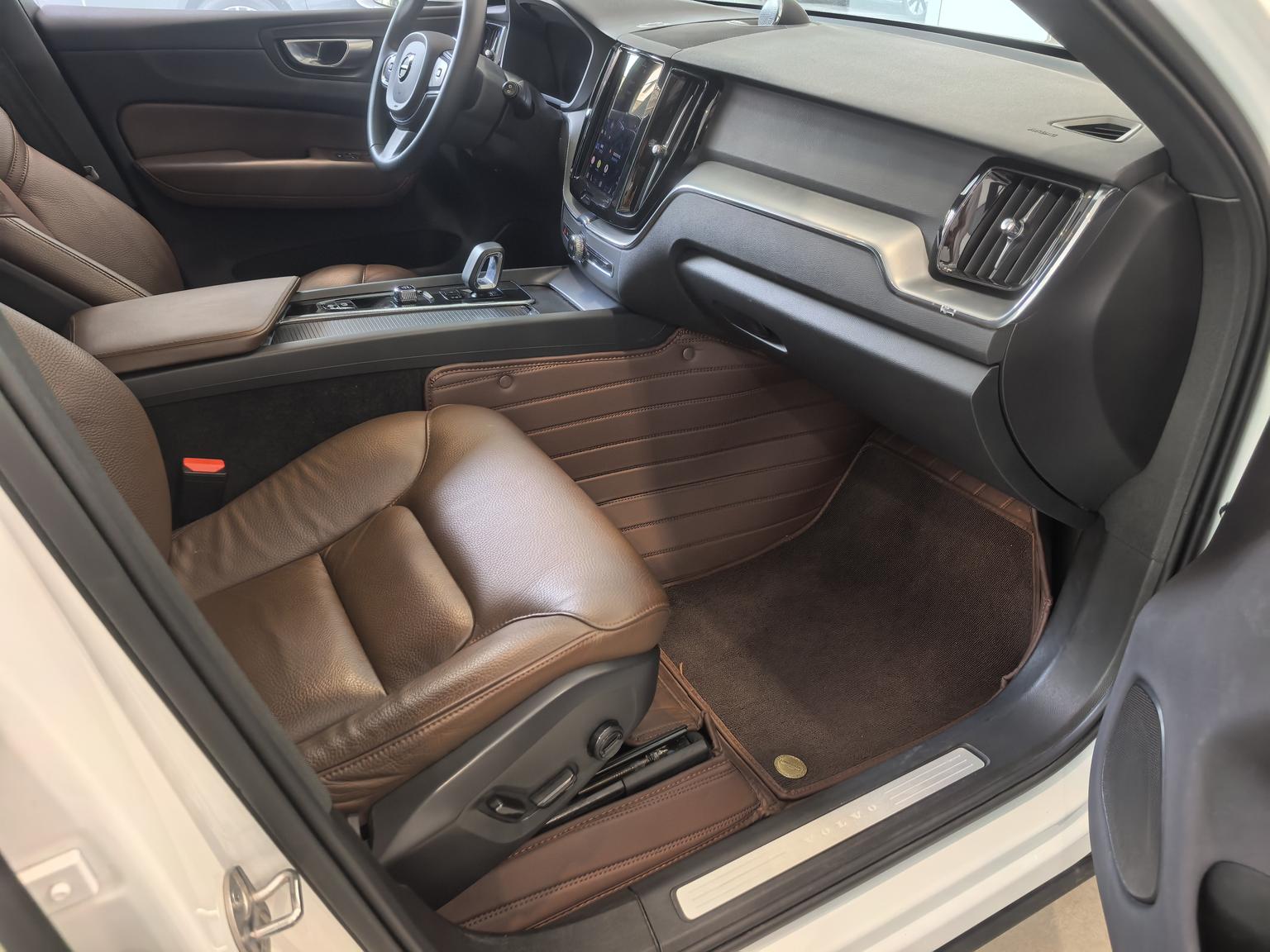 Volvo XC60: фотография 4 из 13