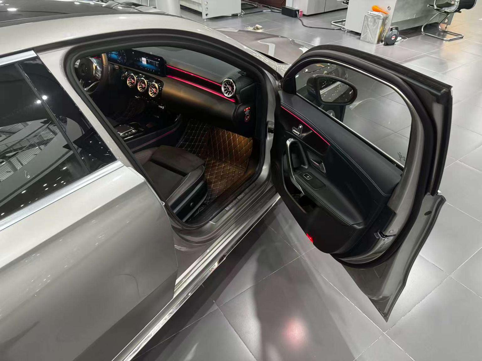 Mercedes-Benz A-Class: фотография 22 из 22