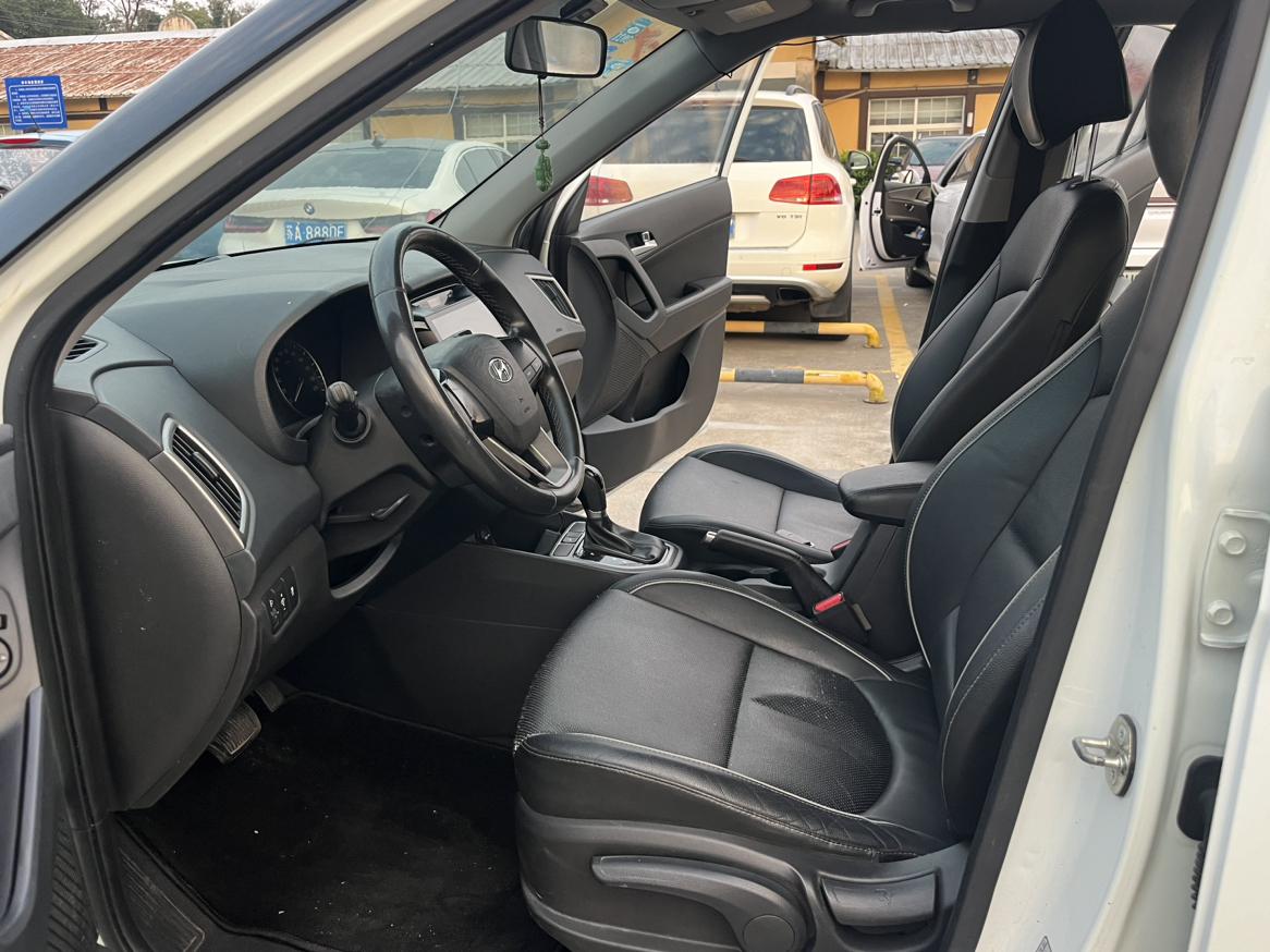 Hyundai ix25 2015 1.6L AT Luxury DLX