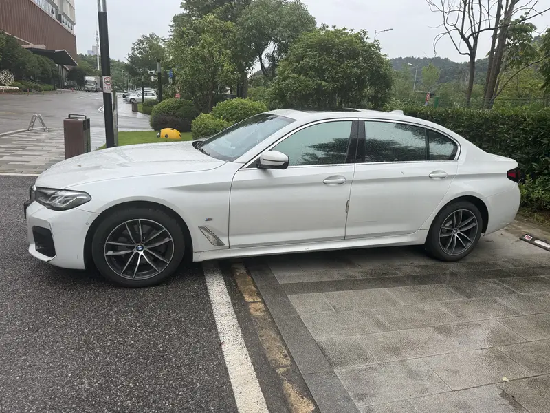 BMW 5 Series — фото 2