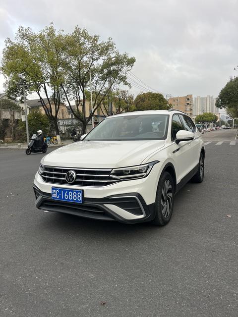 Volkswagen Tiguan L