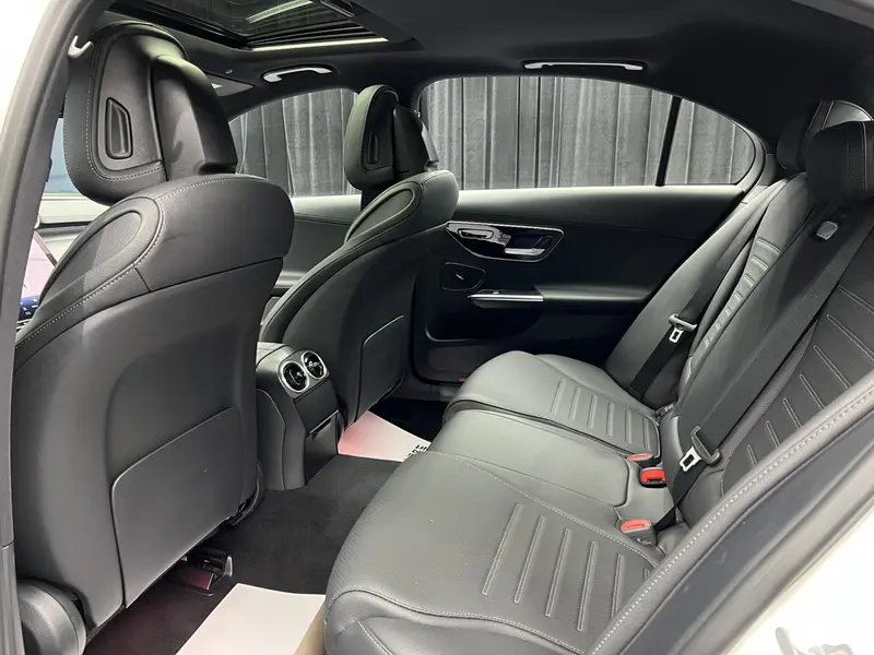 Mercedes-Benz C-Class — фото 16