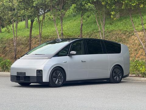 Li Auto MEGA
