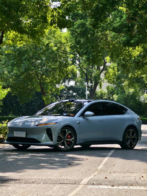 Nio ET5