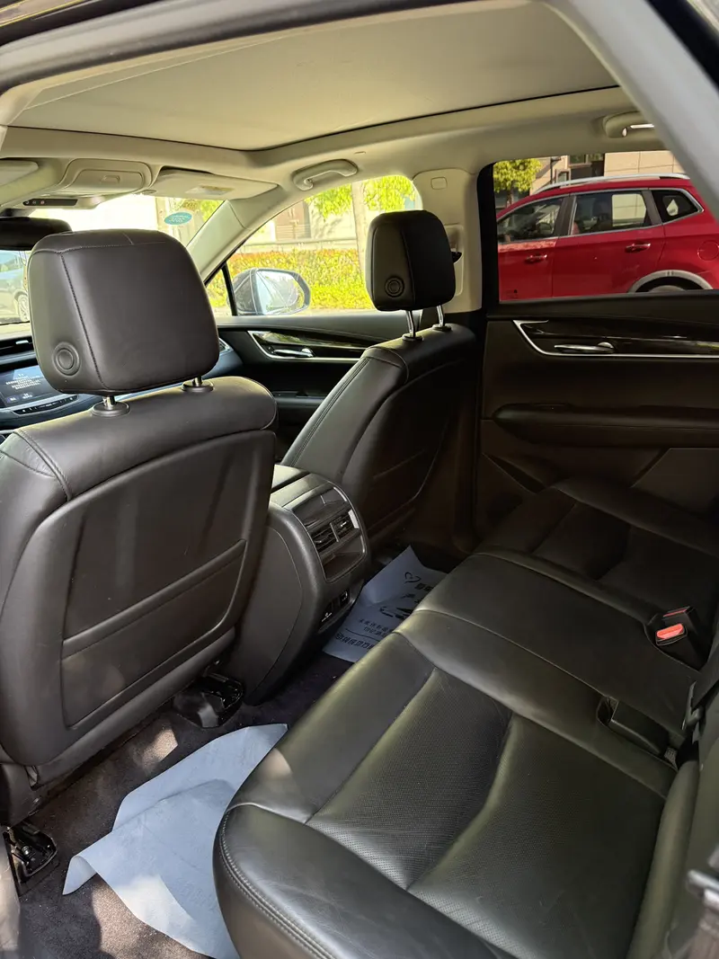 Cadillac XT5 — фото 9