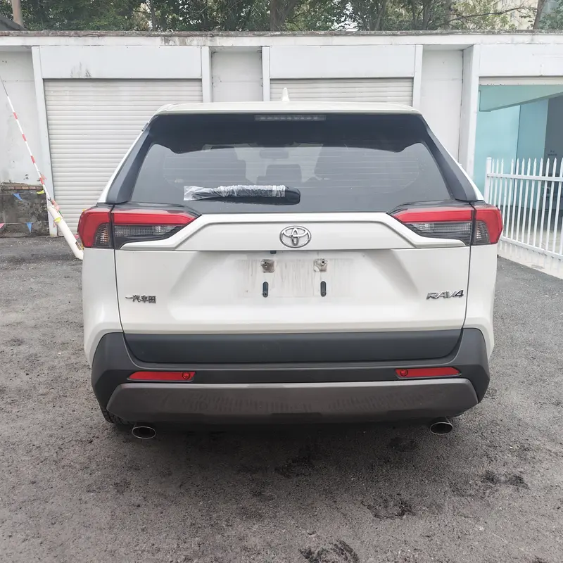 Toyota RAV4 — фото 5