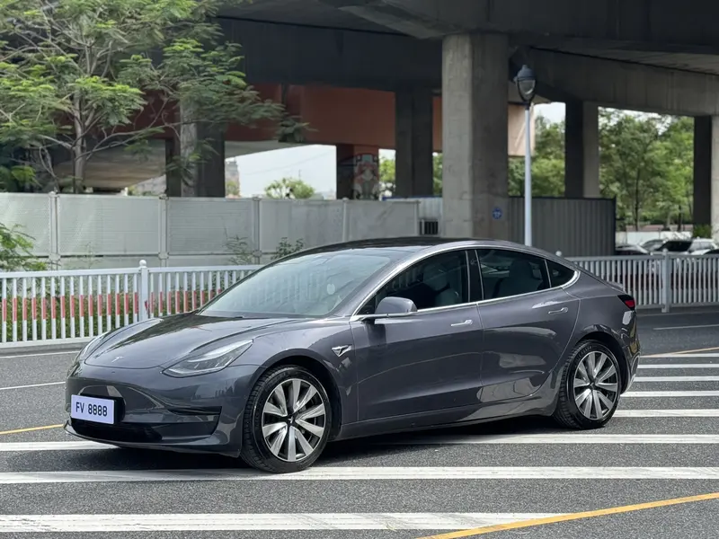 Tesla Model 3 RWD — фото 1