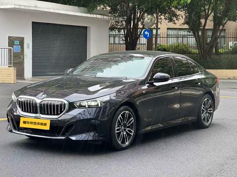 BMW 5 серии (импортированный) 2024 525i M спортивный пакет