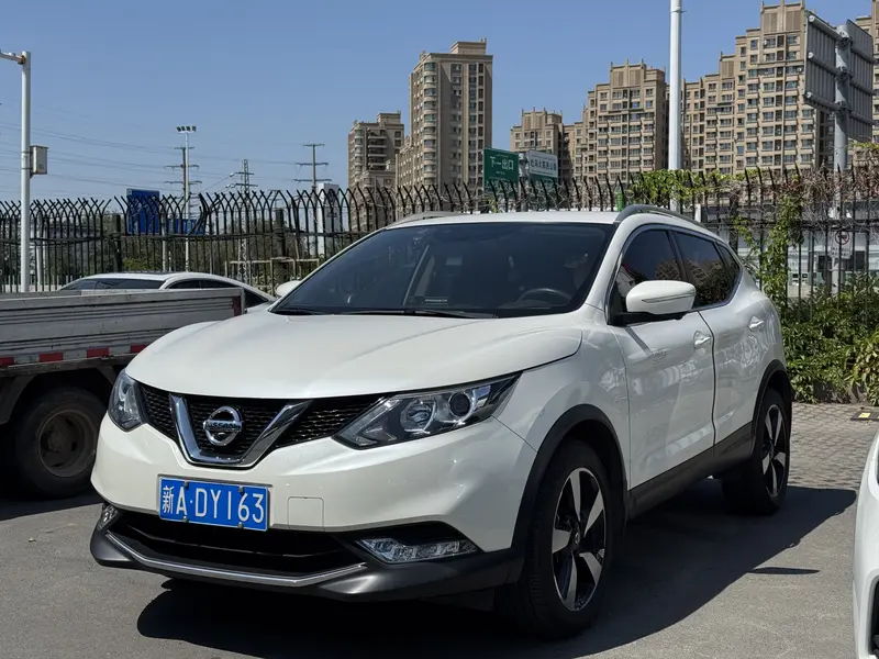 Nissan Qashqai — фото 1