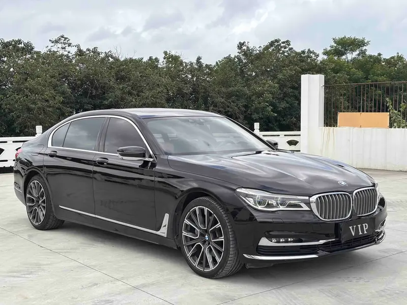 BMW 7 Series 740Li xDrive премиум — фото 3