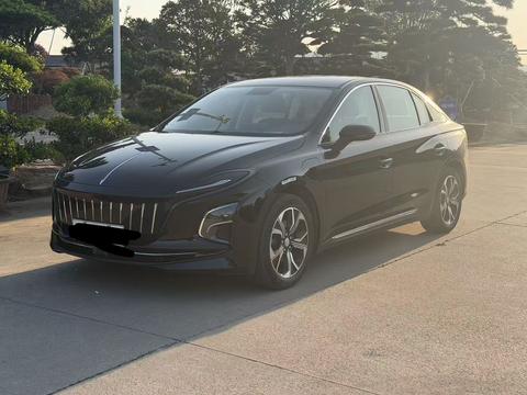 Hongqi E-QM5