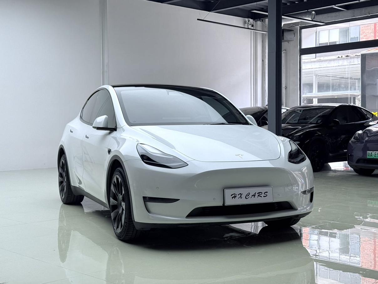 Tesla Model Y: фотография 10 из 23