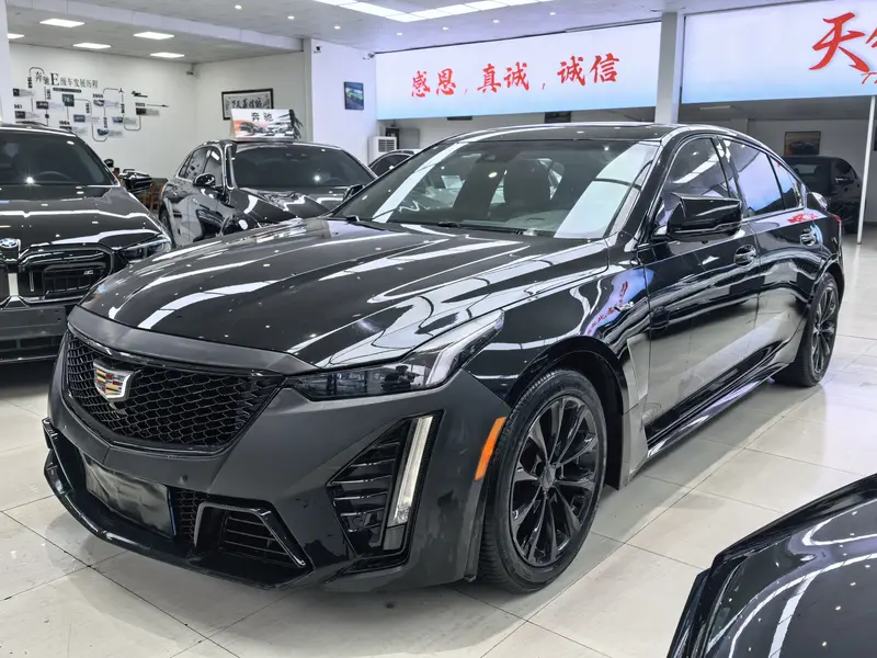 Cadillac CT5 — фото 1