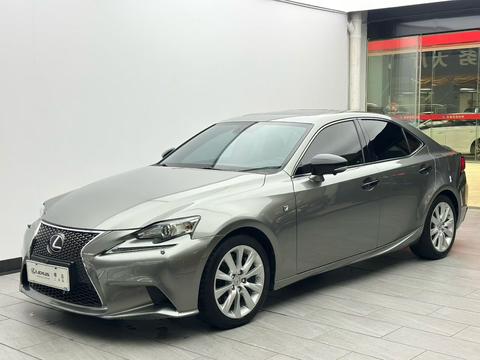 Lexus IS