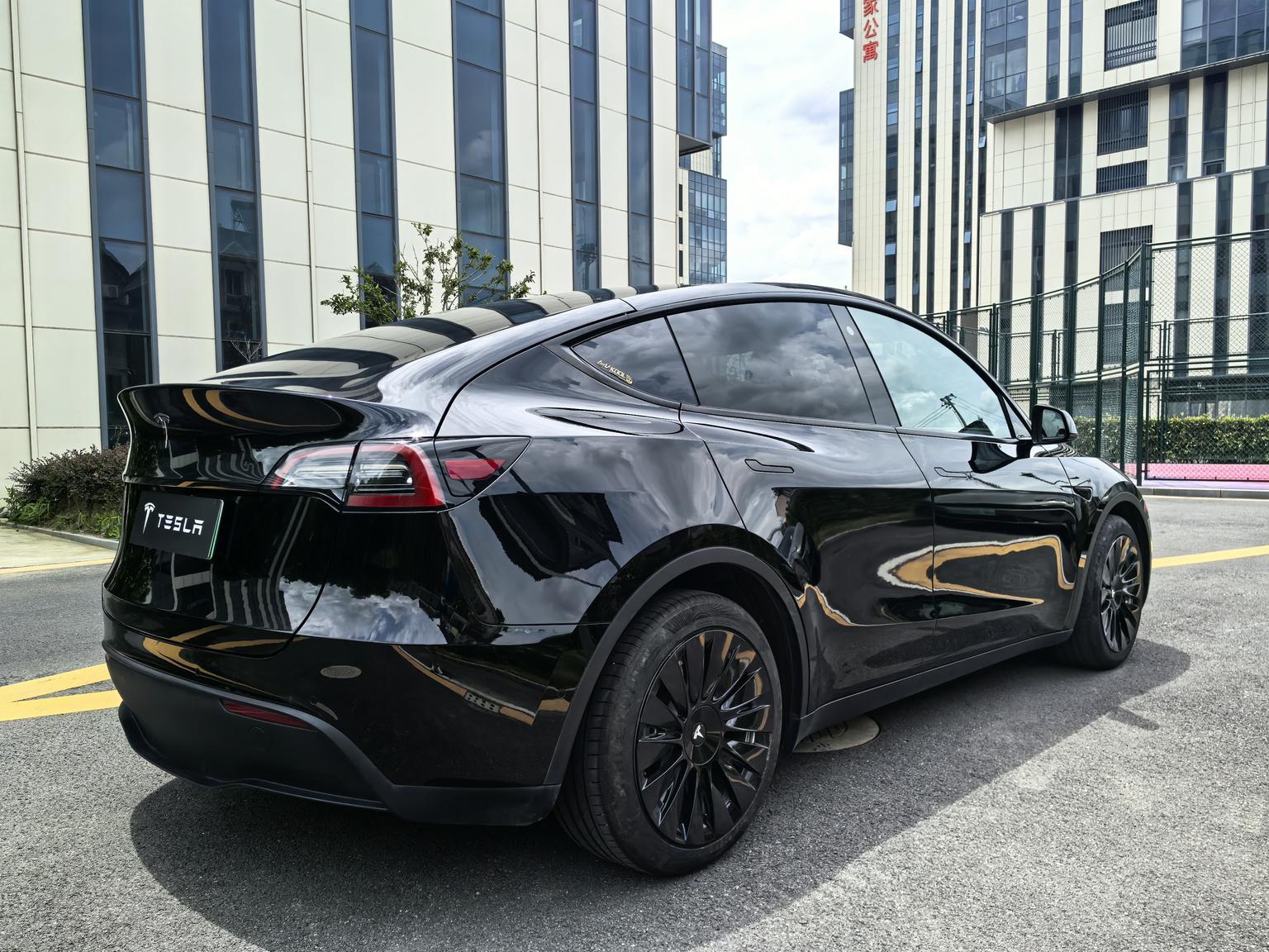 Tesla Model Y: фотография 4 из 18